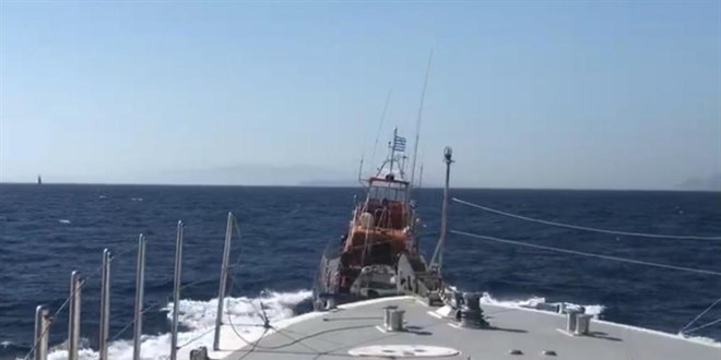 Yat yarışına tacizde bulunan Yunan Sahil Güvenlik unsurunu Türk Sahil Güvenliği kovaladı