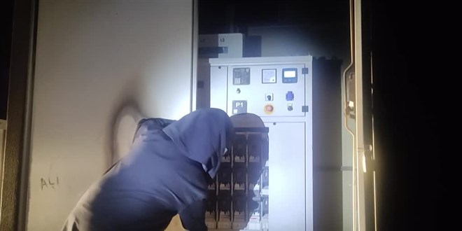 Osmaniye'de trafonun kablolarının çalınması nedeniyle çok sayıda ev karanlıkta kaldı