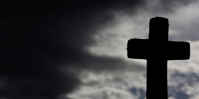 Çamaşır suyunu şifa diye satan başpiskopos tutuklandı