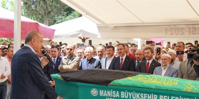 Cumhurbakan Erdoan, Manisa'da Hakan Fzn'n cenaze trenine katld