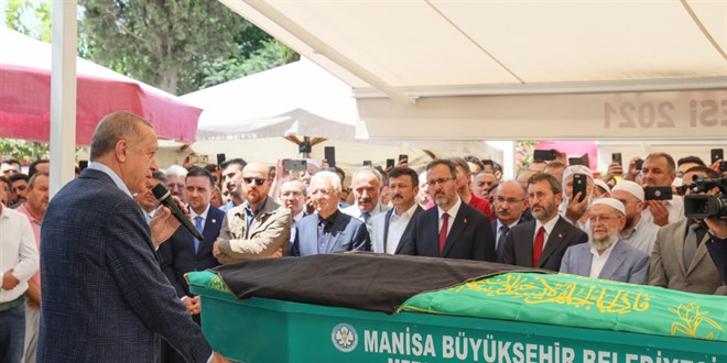 Cumhurbaşkanı Erdoğan, Manisa'da Hakan Füzün'ün cenaze törenine katıldı