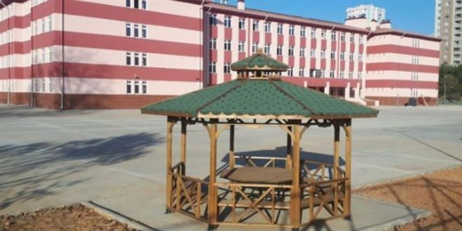 İzmir Valiliği, 'Atakent Anadolu Lisesi' ile ilgili iddiaları yalanladı