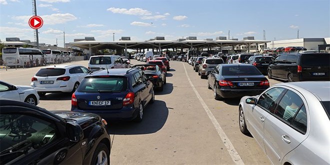 Gurbetçilerin dönüş yolculuğu devam ediyor