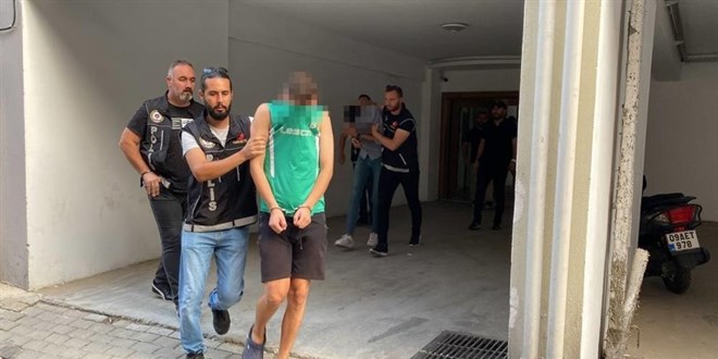 Üniversiteli zehir tacirleri tutuklandı