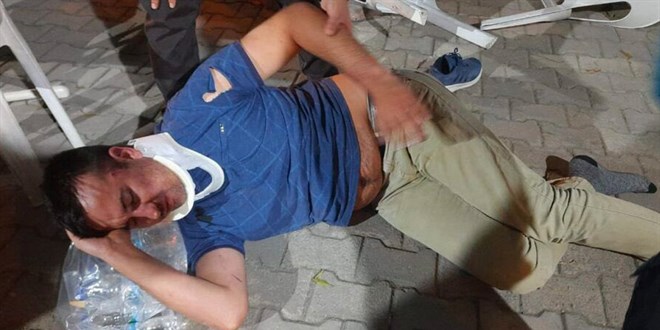 DEVA Partili il Başkanı ve gazeteci saldırıya uğradı