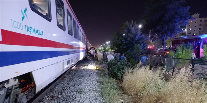 Manisa'da trenin arpt bir kii hayatn kaybetti