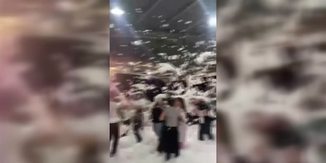 Asker eğlencesinde 'silah sıkılmasın' diye köpük sıktırdı