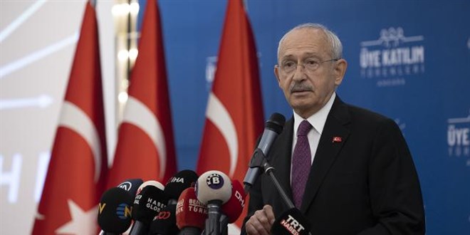 'Bir dönem başörtüsünü Türkiye'nin bir numaralı sorunu haline getirdik'