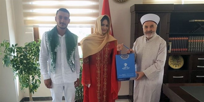 Fransız Elodle Moreno tatil için geldiği Tekirdağ'da Müslüman oldu