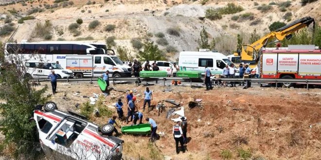 Trafik katliamında 'düşük maliyetli parça' suçlaması!
