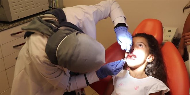 Karabük'te 'Aile Diş Hekimlikleri' çocukların ağız bakımlarına başladı