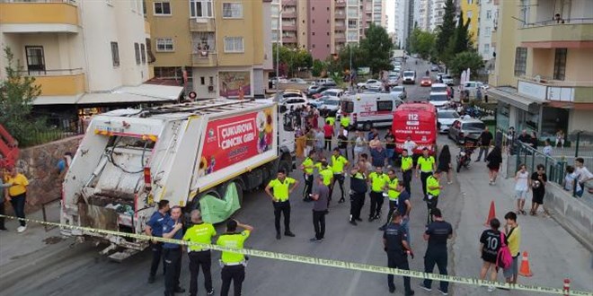Adana'da p kamyonunun altnda kalan ocuk hayatn kaybetti
