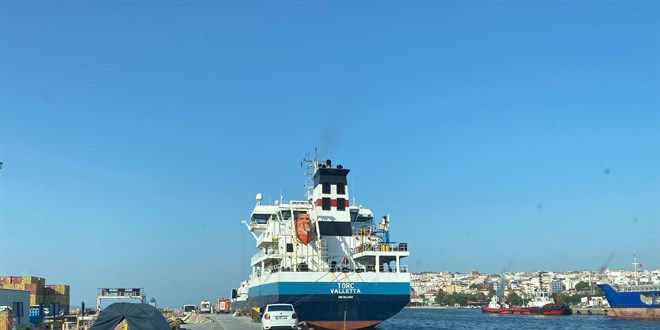 Bandırma'da limandaki Malta bayraklı gemide oluşan patlamada iki işçi yaralandı
