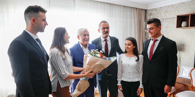 Bakan Özer: İstanbul'da yönetici akademisi açtık