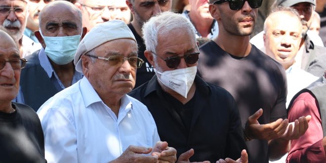 Ünlü oyuncudan annesine en acı görev
