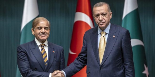 Cumhurbaşkanı Erdoğan ve Şahbaz Şerif telefonda görüştü
