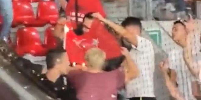 Antwerp taraftarları Türk bayrağını yakmışlardı...UEFA soruşturma açtı