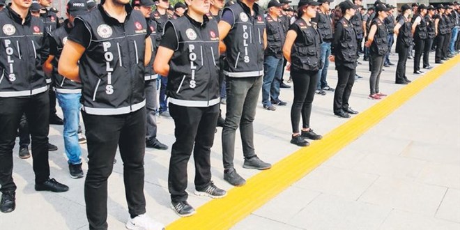 Parayla polislik vaadiyle 240 bin lira dolandırdı