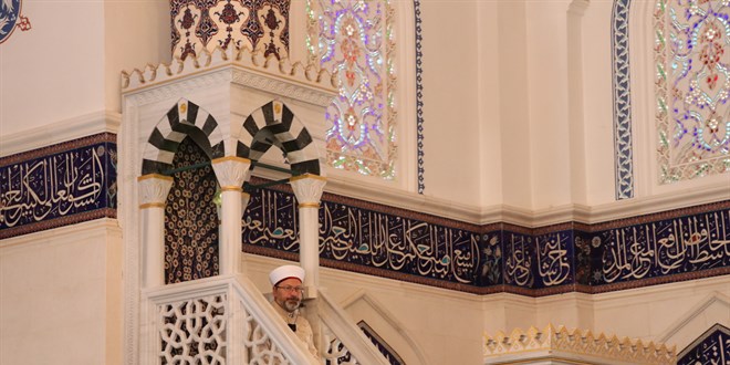 Diyanet İşleri Başkanı Erbaş, Japonya'da cuma hutbesi irad etti