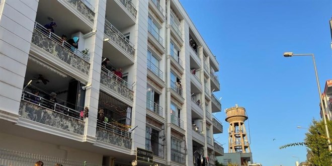 Üvey kızını tabancayla öldürüp intihar etti