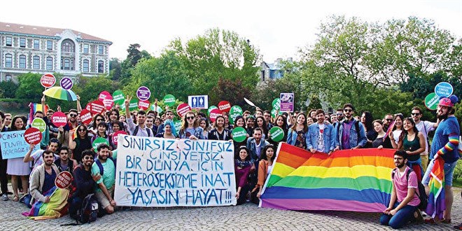 Üniversiteye LGBT kuşatması: Küresel çetenin hedefi gençler