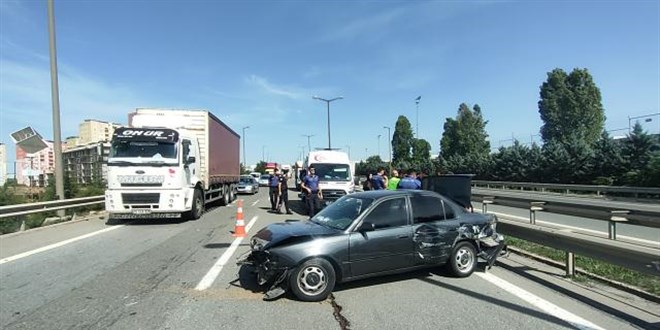 Anadolu Otoyolu'nda otomobil bariyere arpt: 6 yaral