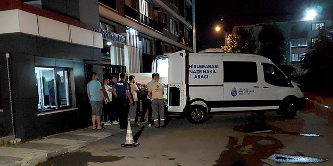 Beylikdüzü'nde bir kişi eşini ve baldızını bıçaklayarak öldürdü