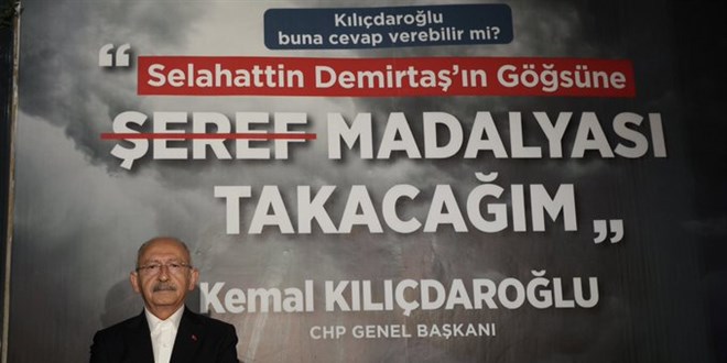 AK Parti'den 'Demirtaş pankartı' önünde fotoğraf tepkisi