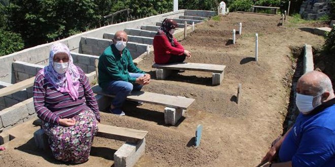 Aynı aileden koronavirüs ölümlerinin sebebi çözülemedi