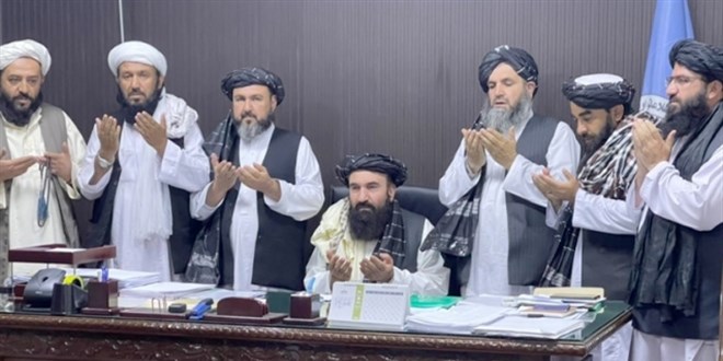 Taliban Eğitim Bakanı Vekilini görevden aldı