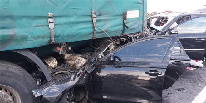 Dolu yağışı zincirleme kazaya neden oldu: 2 ölü, 8 yaralı