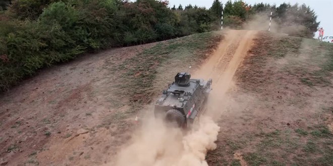 Türk zırhlısından, güçlenen silahıyla İngiltere'de gövde gösterisi