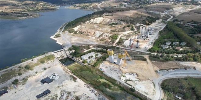 Kanal İstanbul'un ilk köprüsünün ayakları yükseldi