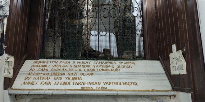 Her gün yanından binlerce insan geçiyor, kimse fark etmiyor