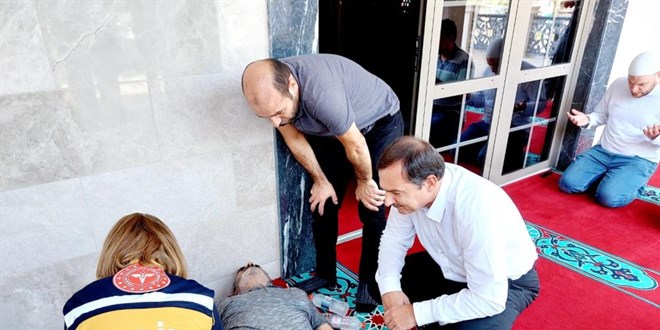 Camide fenalaşan vatandaşa ilk müdahale sağlık müdüründen