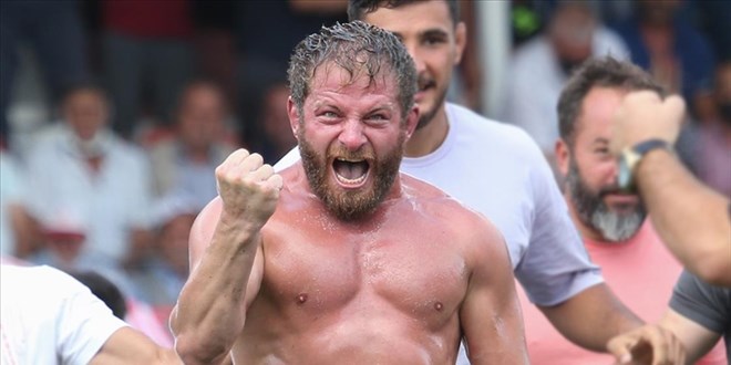 Köyceğiz Geleneksel Yağlı Güreşleri'nde, başpehlivan İsmail Balaban oldu