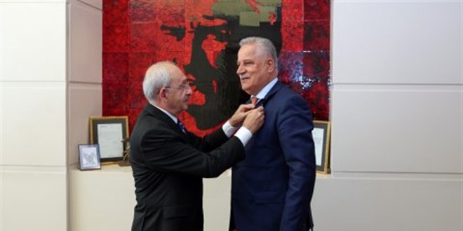AK Parti kurucu üyesi eski milletvekili Fehmi Öztunç CHP'ye katıldı
