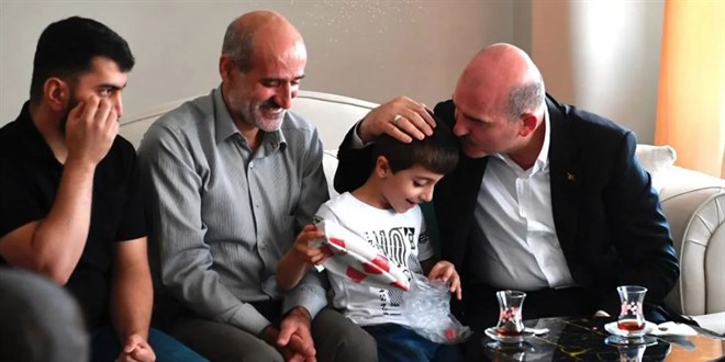 Süleyman Soylu'dan Yasin Börü'nün ailesine ziyaret