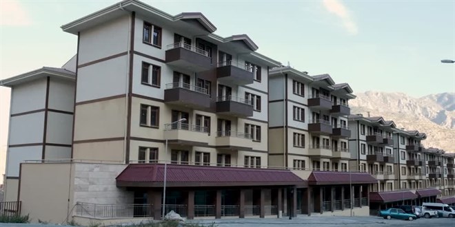 Su altında kalacak Yusufeli ilçesi yeni yerine taşınmaya başladı