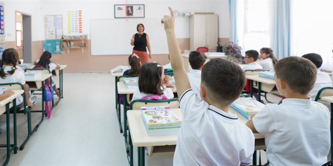 Öğretmenlik Kariyer sınavına başvuramayanlara yeni hak tanındı