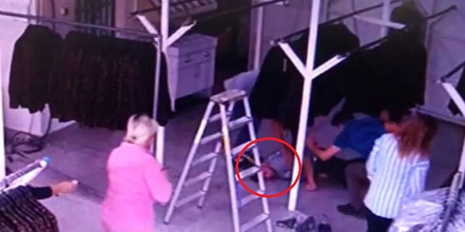 Demir askılıktan boynunun üstüne düşen işçi öldü