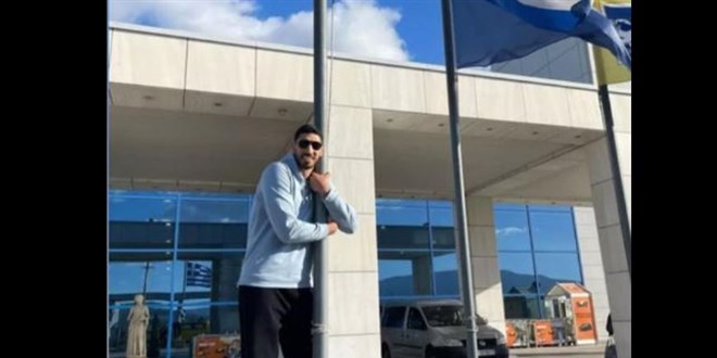 AK Parti'den Yunan bayrağına sarılarak poz veren Enes Kanter'e tepki