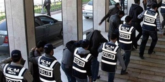 Antalya merkezli FET operasyonunda 102 zanldan 32'si tutukland