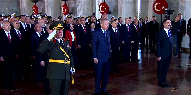 Cumhurbaşkanı Erdoğan başkanlığındaki devlet erkanı, Anıtkabir'i ziyaret etti
