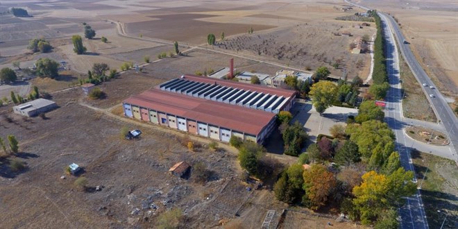 Belediye istihdam sağlamak amacıyla satın aldığı fabrikayı işletemeden kiraya veriyor