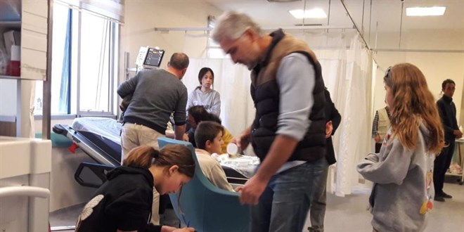 18 ortaokul öğrencisi öğle yemeği sonrası hastanelik oldu
