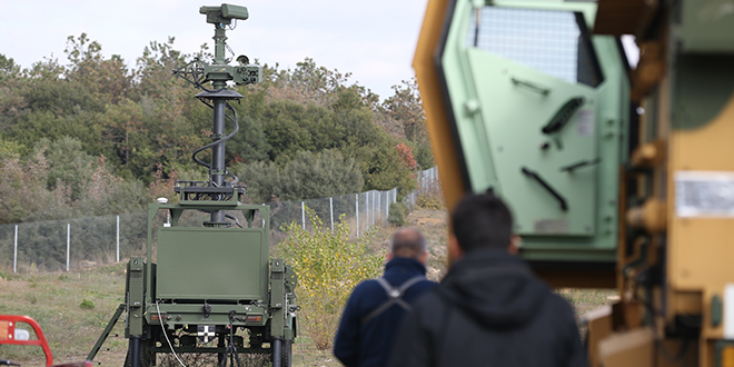 TÜBİTAK'ın geliştirdiği 'Jandarma Araca Monte Milli Lazer Sistemi' tanıtıldı
