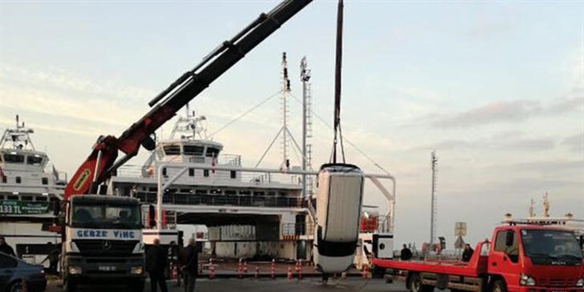 Ceza yazılmasına kızıp aracını denize attı