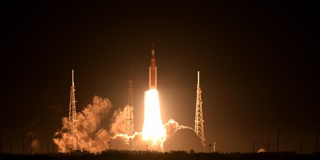 NASA'nın en güçlü roketi Artemis-1 fırlatıldı