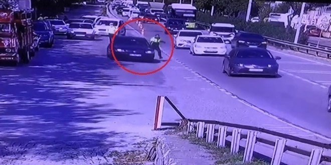 Polisi sürükleyen sanığa avukattan 'Meclis kartı' sorusu
